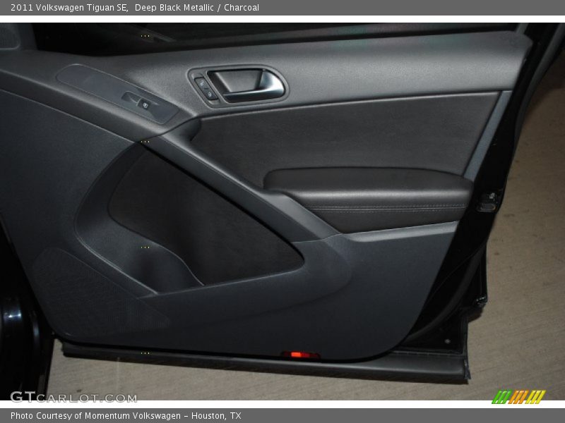 Deep Black Metallic / Charcoal 2011 Volkswagen Tiguan SE