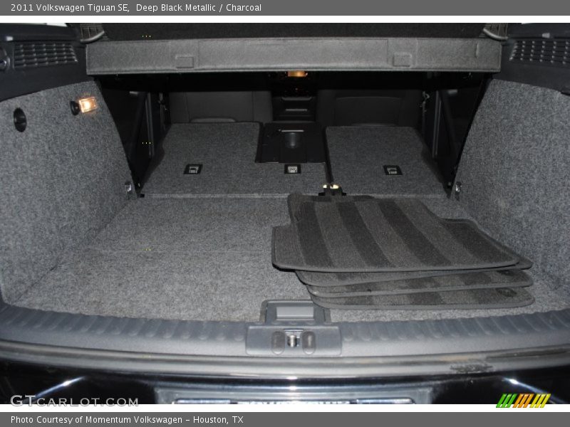 Deep Black Metallic / Charcoal 2011 Volkswagen Tiguan SE