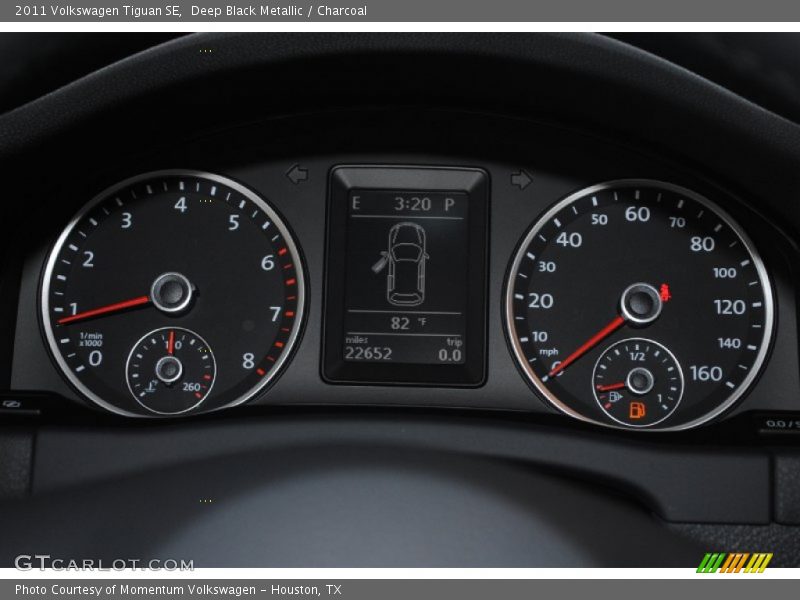 Deep Black Metallic / Charcoal 2011 Volkswagen Tiguan SE