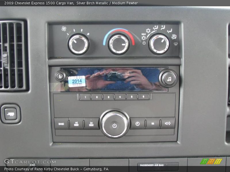Silver Birch Metallic / Medium Pewter 2009 Chevrolet Express 1500 Cargo Van