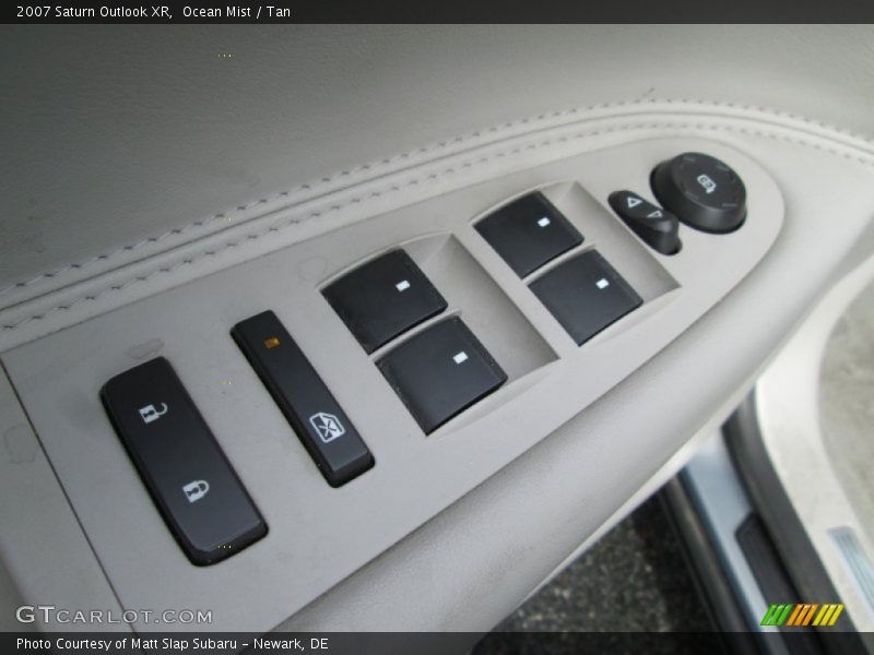 Ocean Mist / Tan 2007 Saturn Outlook XR