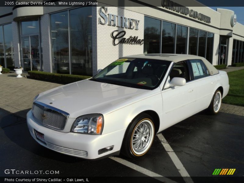 White Lightning / Shale 2005 Cadillac DeVille Sedan