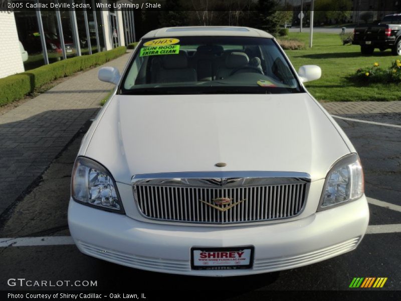 White Lightning / Shale 2005 Cadillac DeVille Sedan