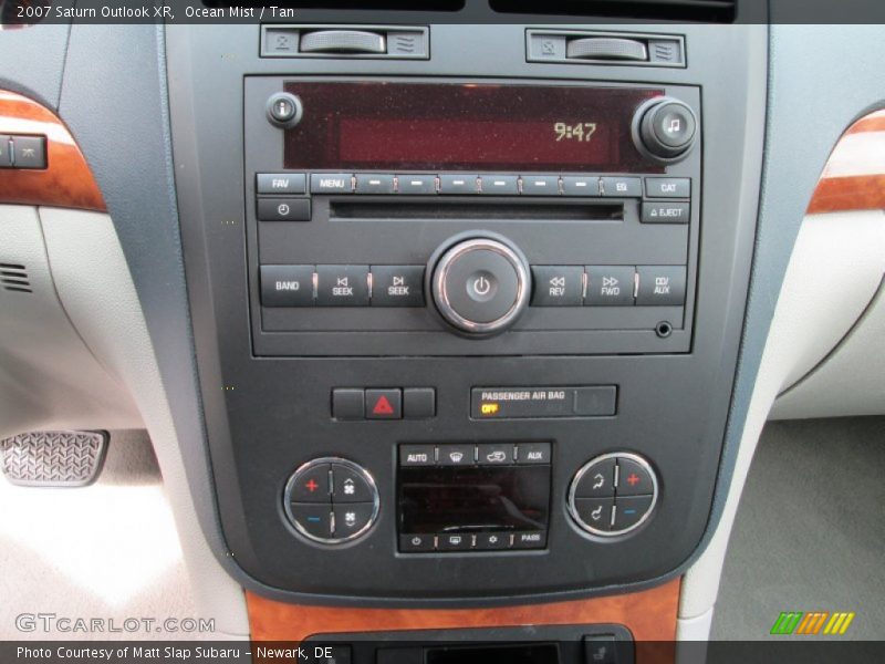 Ocean Mist / Tan 2007 Saturn Outlook XR