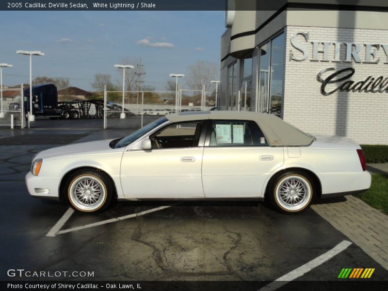 White Lightning / Shale 2005 Cadillac DeVille Sedan