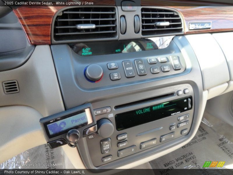 Controls of 2005 DeVille Sedan