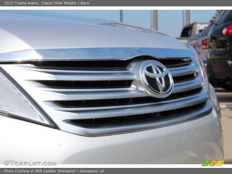 Classic Silver Metallic / Black 2012 Toyota Avalon