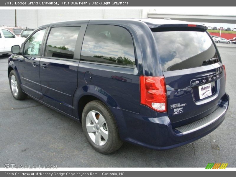 True Blue Pearl / Black/Light Graystone 2013 Dodge Grand Caravan SE