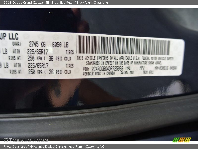 True Blue Pearl / Black/Light Graystone 2013 Dodge Grand Caravan SE