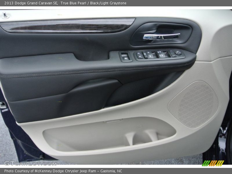 True Blue Pearl / Black/Light Graystone 2013 Dodge Grand Caravan SE
