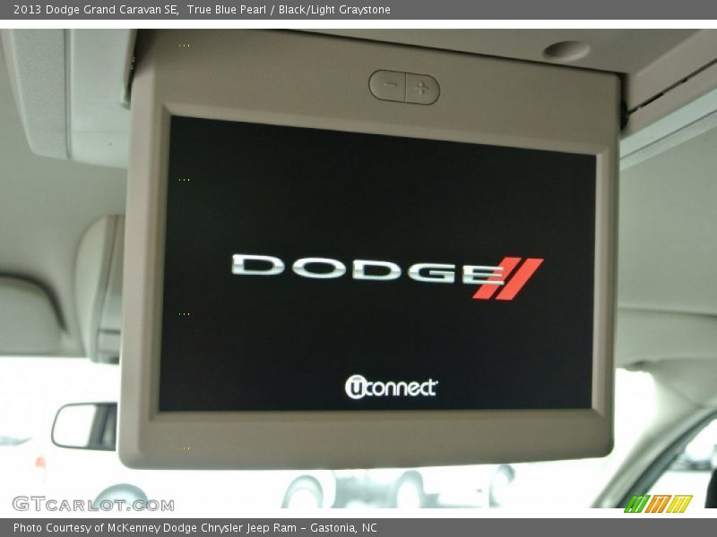 True Blue Pearl / Black/Light Graystone 2013 Dodge Grand Caravan SE