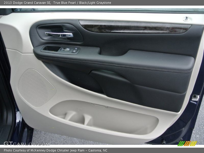 True Blue Pearl / Black/Light Graystone 2013 Dodge Grand Caravan SE