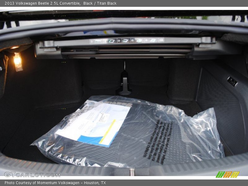 Black / Titan Black 2013 Volkswagen Beetle 2.5L Convertible