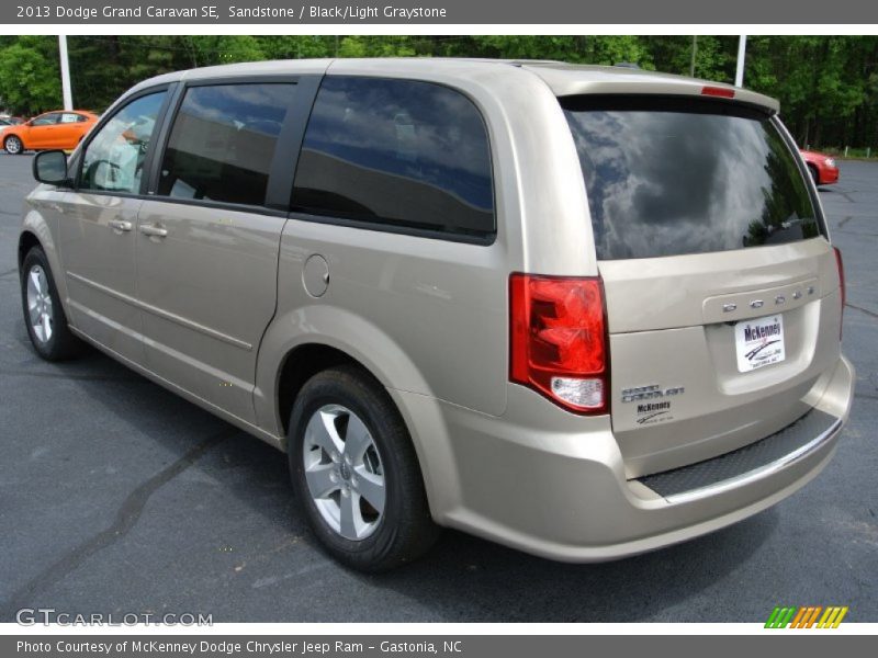 Sandstone / Black/Light Graystone 2013 Dodge Grand Caravan SE