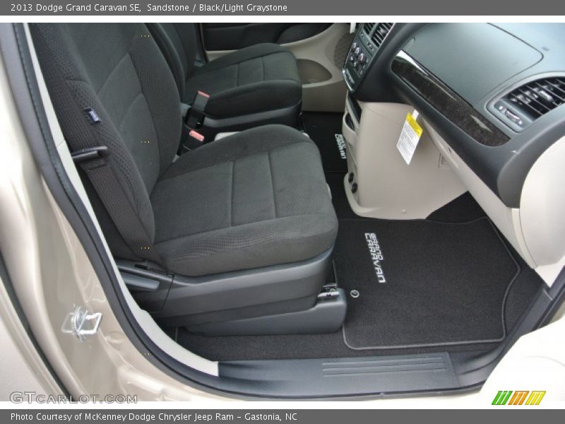 Sandstone / Black/Light Graystone 2013 Dodge Grand Caravan SE