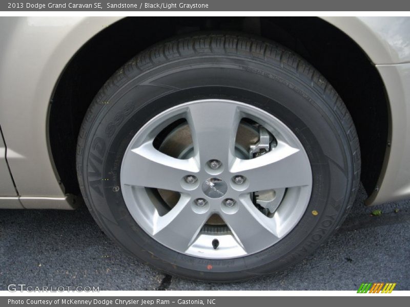 Sandstone / Black/Light Graystone 2013 Dodge Grand Caravan SE