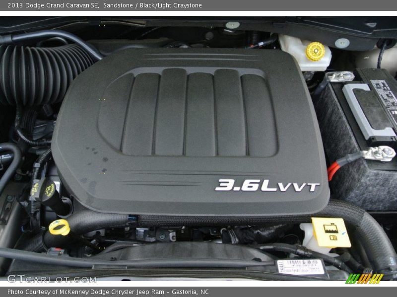 Sandstone / Black/Light Graystone 2013 Dodge Grand Caravan SE