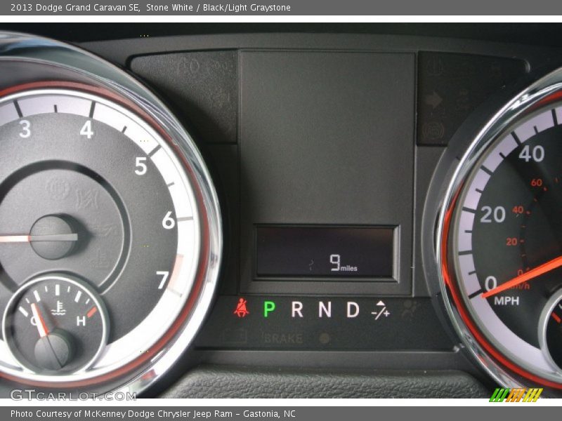 Stone White / Black/Light Graystone 2013 Dodge Grand Caravan SE