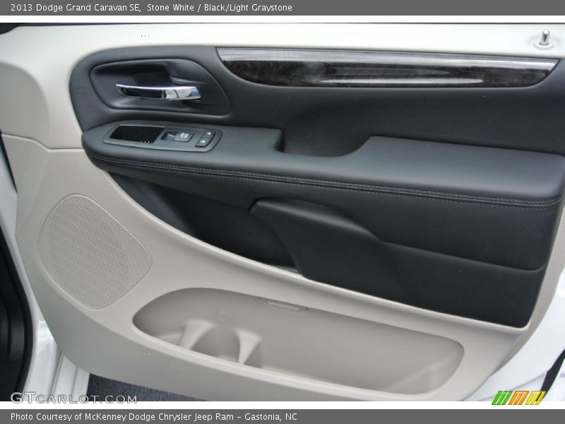 Stone White / Black/Light Graystone 2013 Dodge Grand Caravan SE