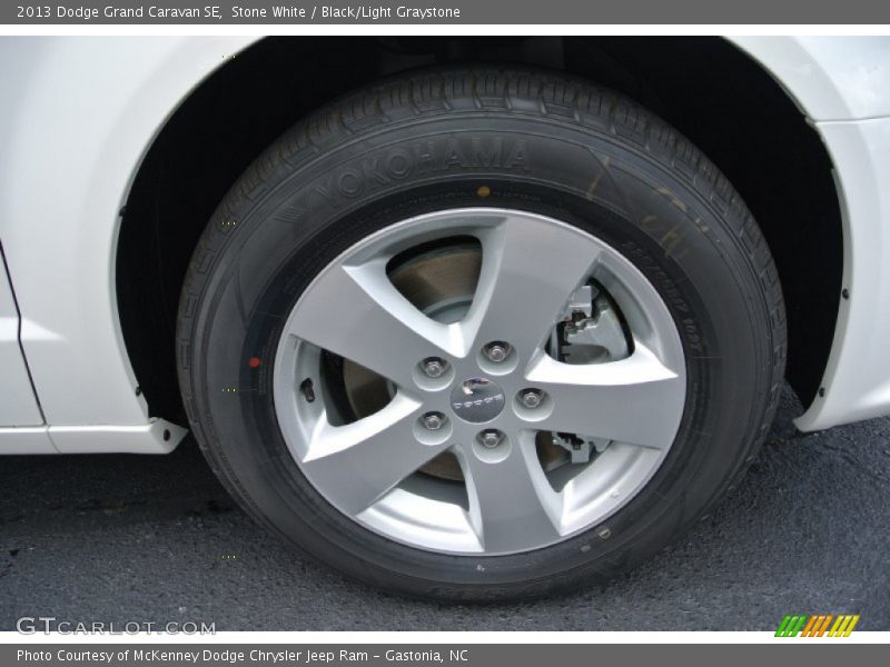 Stone White / Black/Light Graystone 2013 Dodge Grand Caravan SE