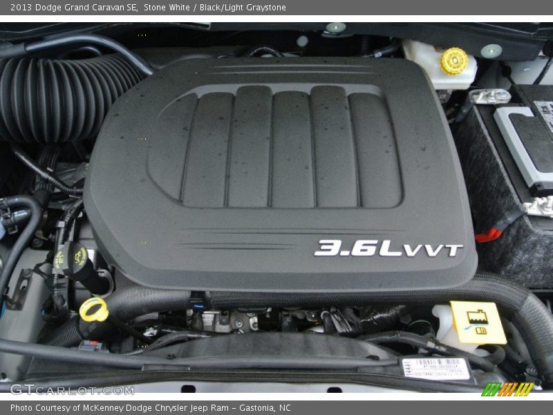 Stone White / Black/Light Graystone 2013 Dodge Grand Caravan SE