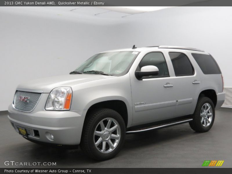 Front 3/4 View of 2013 Yukon Denali AWD