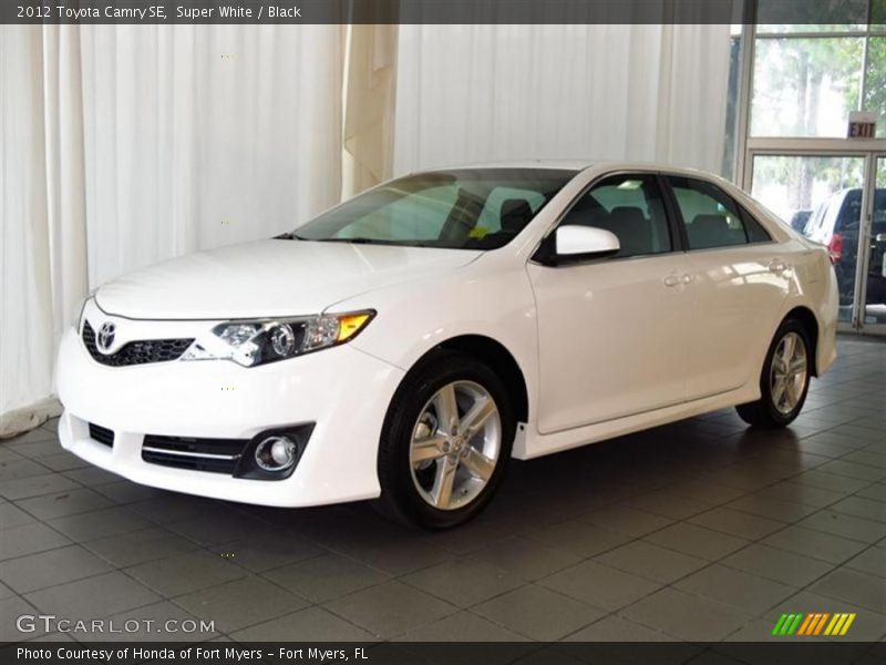 Super White / Black 2012 Toyota Camry SE