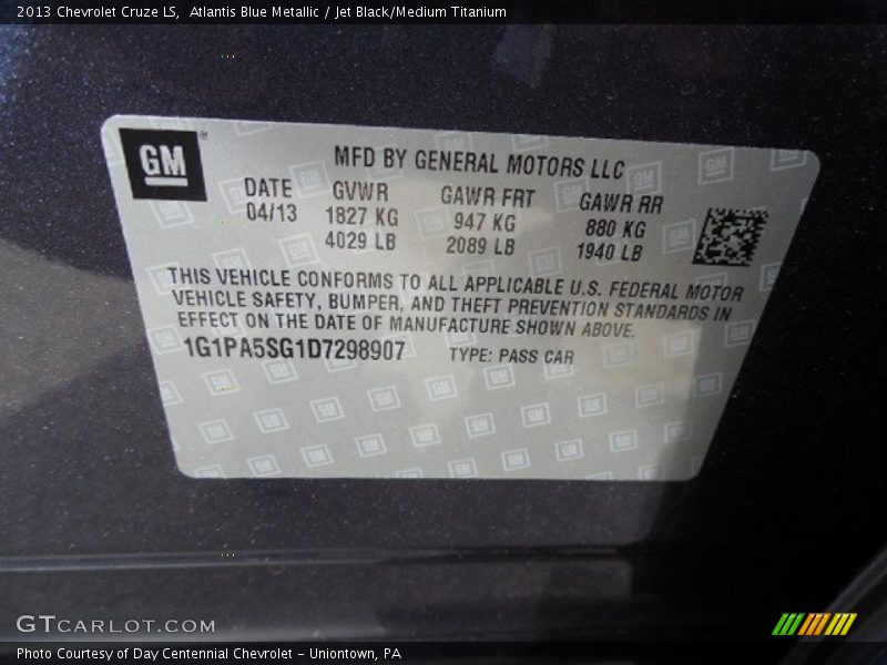 Atlantis Blue Metallic / Jet Black/Medium Titanium 2013 Chevrolet Cruze LS