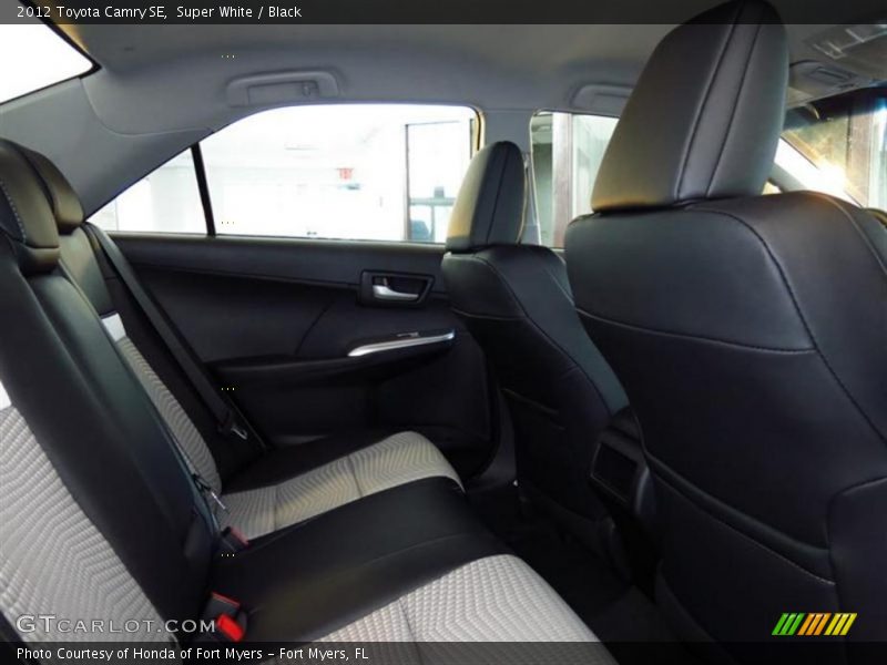 Super White / Black 2012 Toyota Camry SE