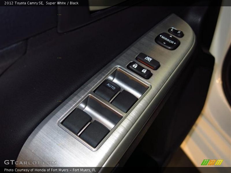 Super White / Black 2012 Toyota Camry SE