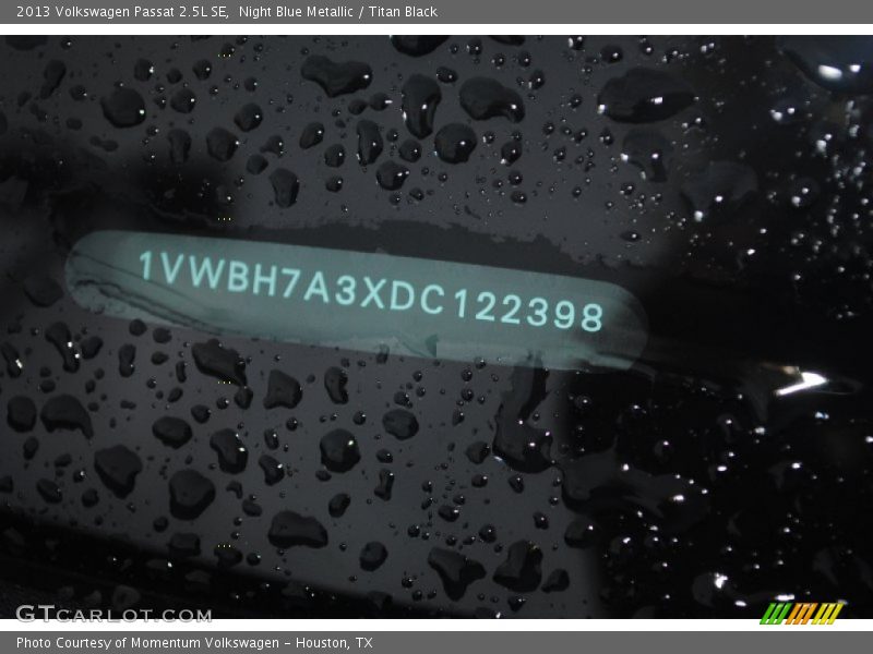 Night Blue Metallic / Titan Black 2013 Volkswagen Passat 2.5L SE