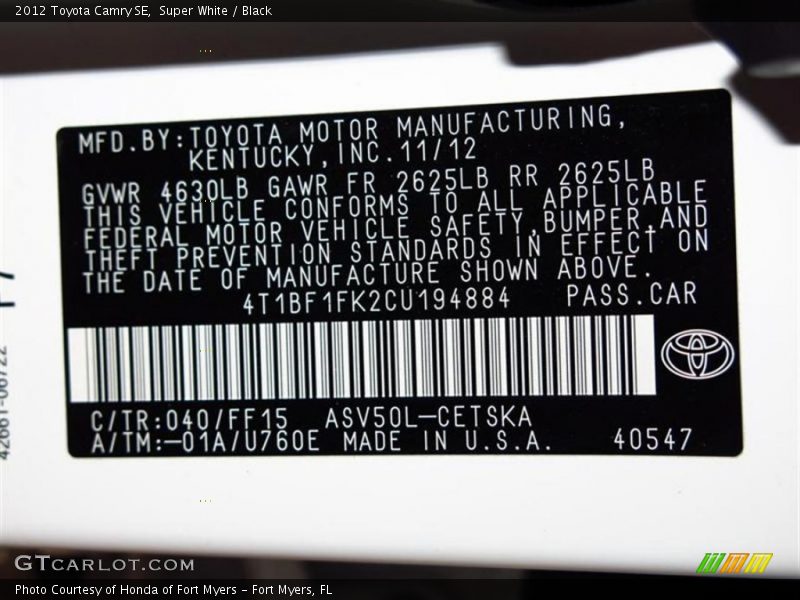 Super White / Black 2012 Toyota Camry SE