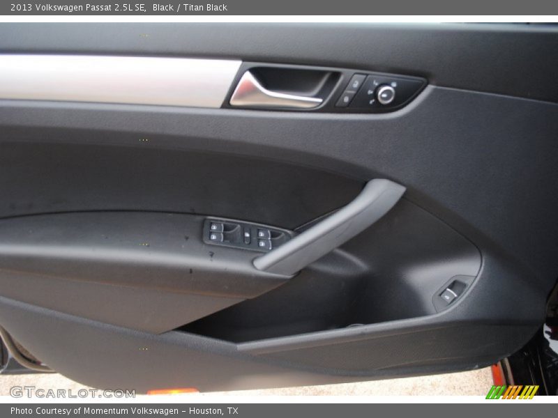Black / Titan Black 2013 Volkswagen Passat 2.5L SE