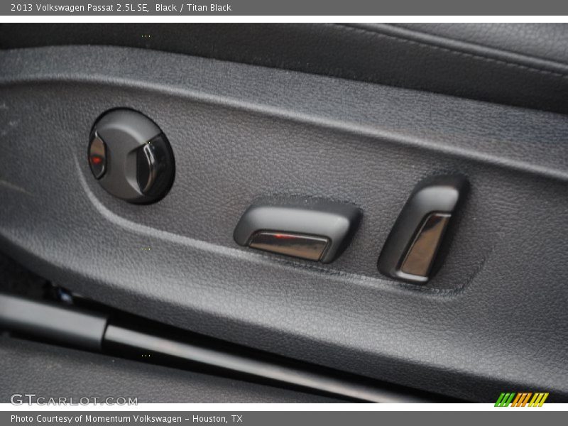 Black / Titan Black 2013 Volkswagen Passat 2.5L SE