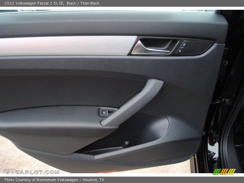 Black / Titan Black 2013 Volkswagen Passat 2.5L SE