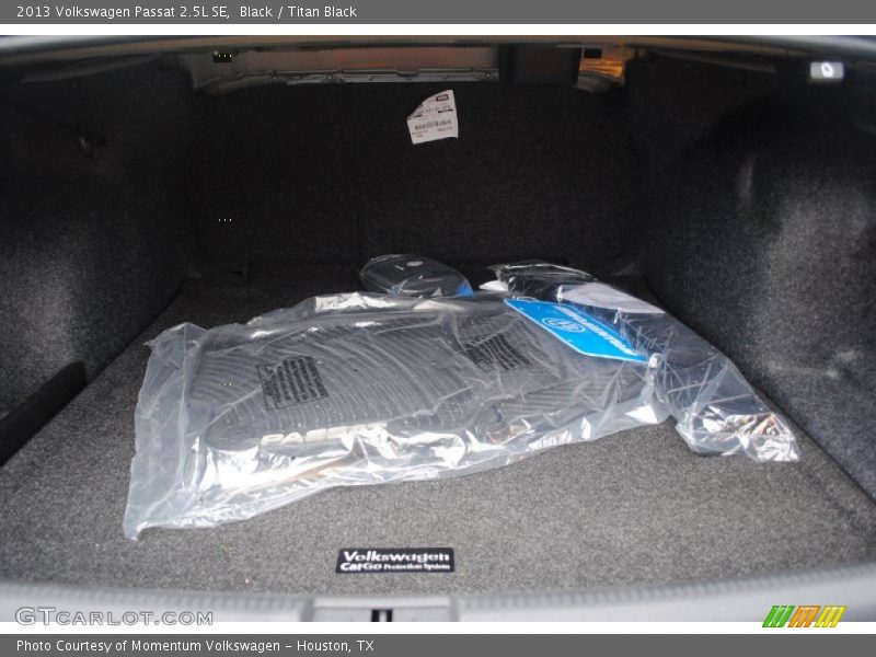 Black / Titan Black 2013 Volkswagen Passat 2.5L SE