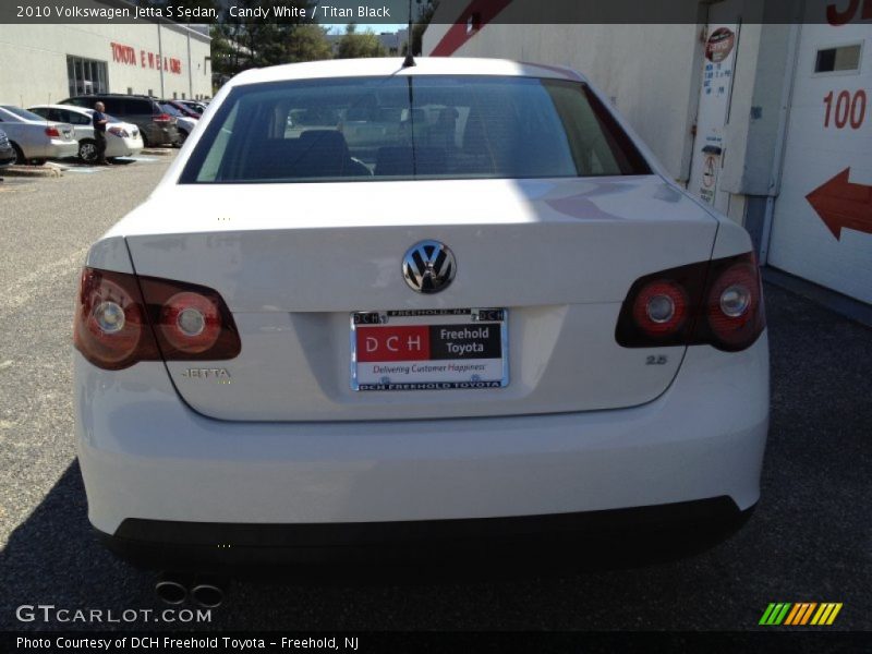 Candy White / Titan Black 2010 Volkswagen Jetta S Sedan