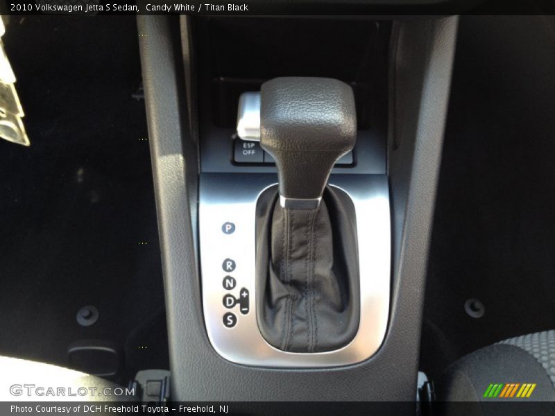 Candy White / Titan Black 2010 Volkswagen Jetta S Sedan