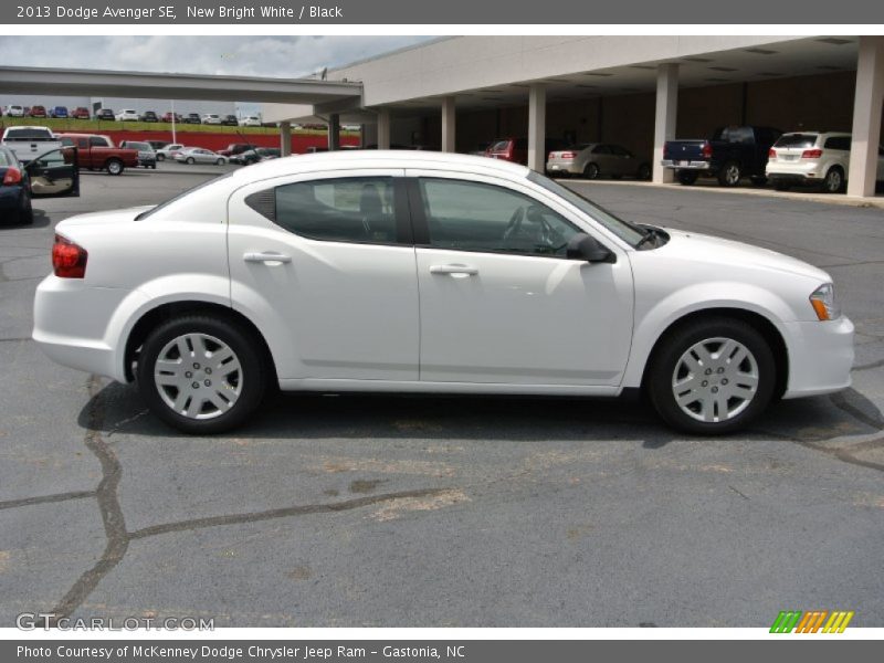 New Bright White / Black 2013 Dodge Avenger SE