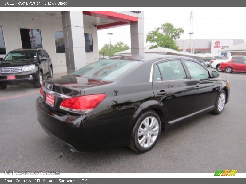 Black / Black 2012 Toyota Avalon