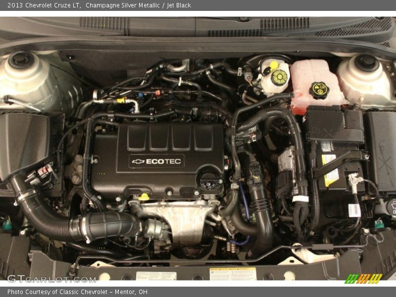 Champagne Silver Metallic / Jet Black 2013 Chevrolet Cruze LT