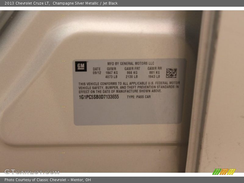Champagne Silver Metallic / Jet Black 2013 Chevrolet Cruze LT