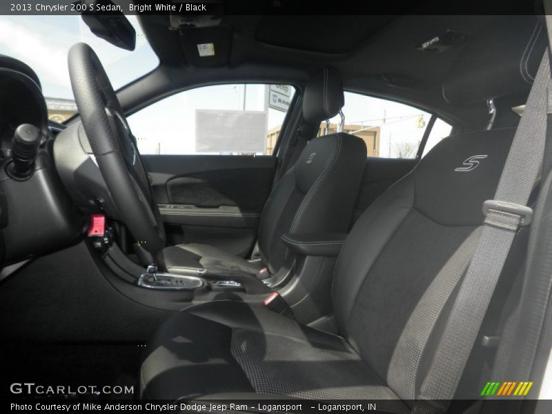Bright White / Black 2013 Chrysler 200 S Sedan