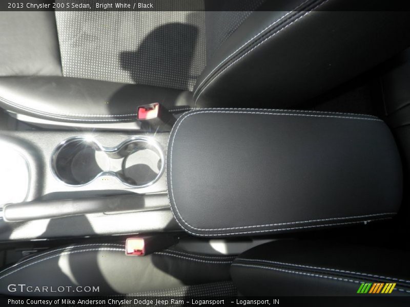 Bright White / Black 2013 Chrysler 200 S Sedan