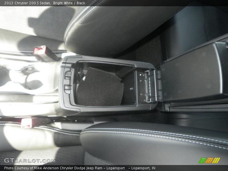 Bright White / Black 2013 Chrysler 200 S Sedan