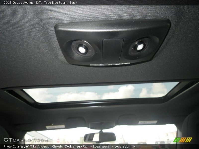 True Blue Pearl / Black 2013 Dodge Avenger SXT