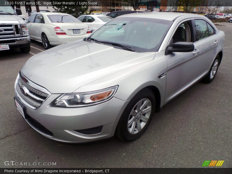 Ingot Silver Metallic / Light Stone 2010 Ford Taurus SE