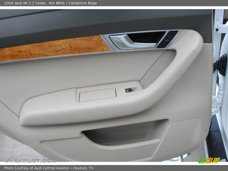 Door Panel of 2009 A6 3.2 Sedan