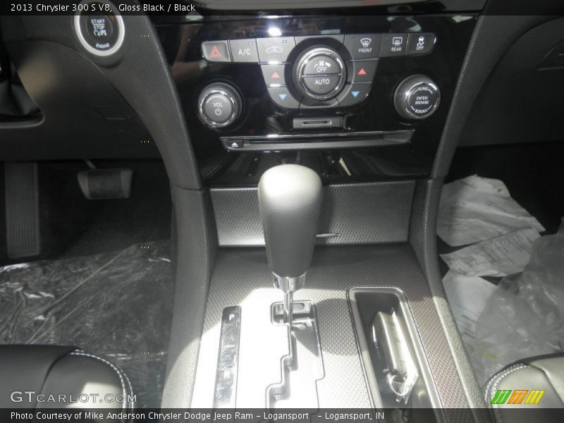 Gloss Black / Black 2013 Chrysler 300 S V8