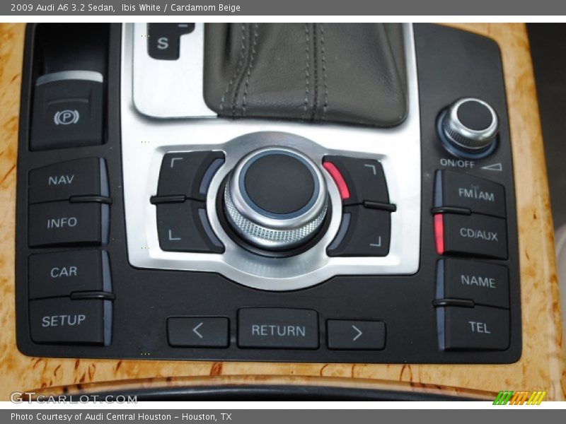 Controls of 2009 A6 3.2 Sedan